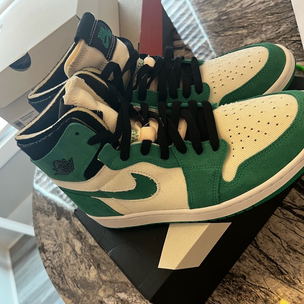 Jordan Men's Green and White High-Top Sneakers